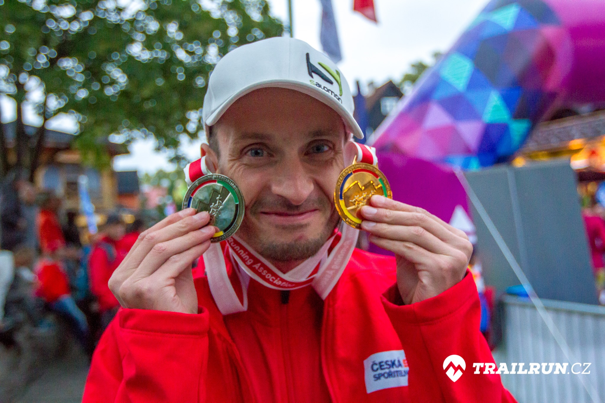 Robert Krupička na MS v běhu do vrchu v polském Karpaczi vybojoval stříbrnou medaili v jednotlivcích a zlatou v týmové soutěži