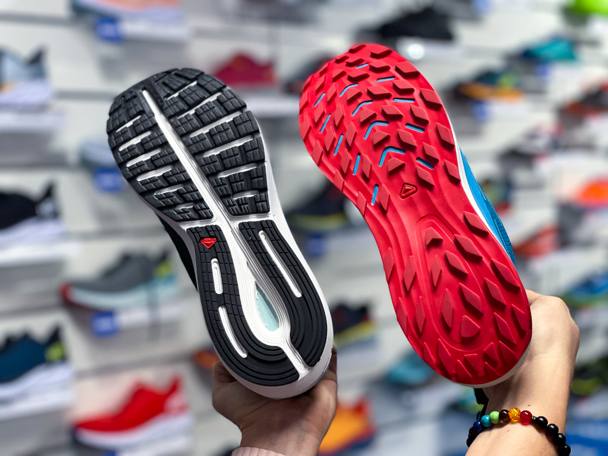 Běžecké boty – rozdíl ve vzorku podrážky silniční a trailové boty