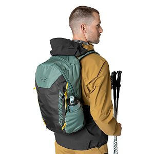 49043-3091 Dynafit Transalper 24 Backpack atlantic / black out pohled na postavě
