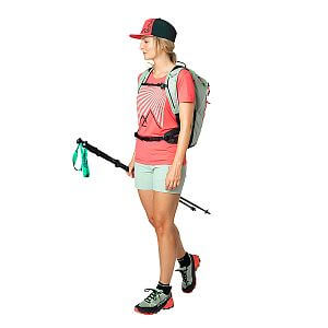 49044-5421 Dynafit Transalper 22 Backpack W jadelite / black out detail na postavě z boku
