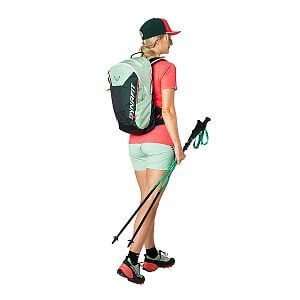 49044-5421 Dynafit Transalper 22 Backpack W jadelite / black out detail na postavě ze zadu