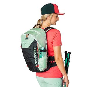 49044-5421 Dynafit Transalper 22 Backpack W jadelite / black out detail na zádech