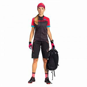 71311-0911-Dynafit-Ride-DST-W-Shorts-black-out-backpack