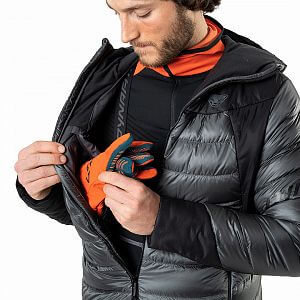 71354-0731-Dynafit-Free-Down-RDS-Jacket-Men-magnet-gloves