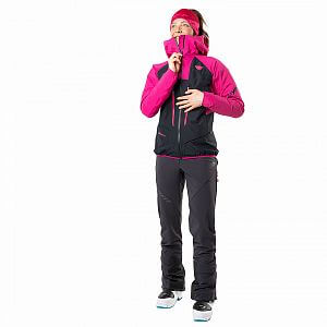 71367-6557-Dynafit-TLT-GORE-TEX®-Jacket-Women-flamingo-front-skier