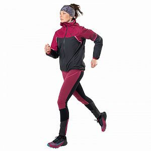 71469-6212-Dynafit-Alpine-GTX-W-Jacket-beet-red-runner