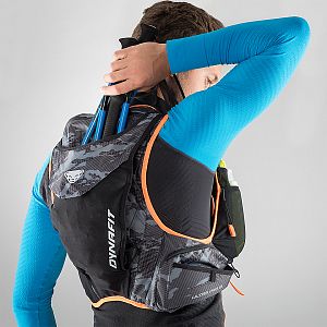 Běžecký-batoh-DYNAFIT-Ultra-15-Backpack-magnet-camo_4