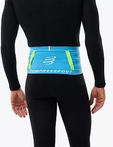 Compressport Free Belt Pro 2.0 norse blue/neon green běžecký opasek s kapsami a úchytem holí
