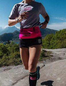 Compressport Free Belt Pro - UTMB 2026 - neon pink běžecký opasek