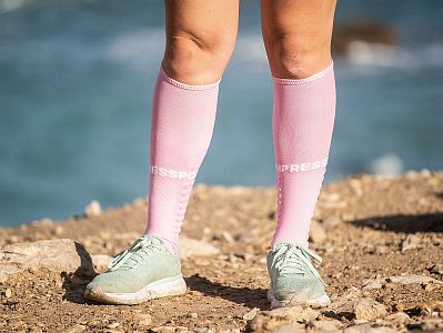 Compressport Full Socks Run pink kompresní podkolenky