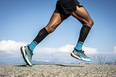 Compressport Full Socks Winter Run mosaic blue/black běžecké podkolenky