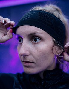 Compressport Headband On/Off aurora black/aurora běžecká čelenka