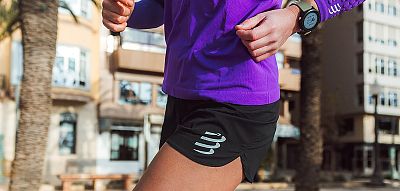 Compressport Performance Short W black dámské ultralehké běžecké kraťasy