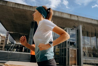 Compressport Performance SS TShirt W sugar/storm dámské běžecké tričko
