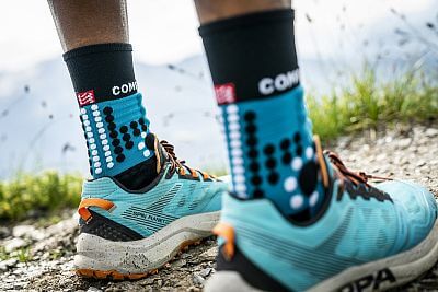 Compressport Pro Racing Socks Winter Trail mosaic blue/black trailové zimní ponožky