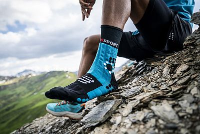 Compressport Pro Racing Socks Winter Trail mosaic blue/black unisex běžecké ponožky