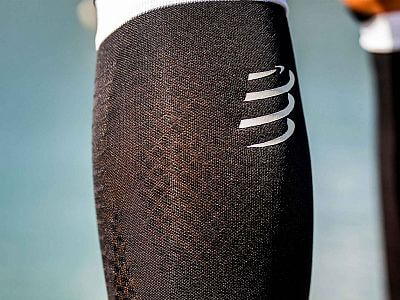 Compressport R2 3.0 black/white prodyšné návleky