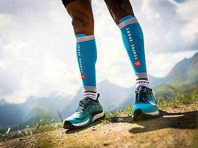 Compressport R2 3.0 hawaiian ocean/alloy návleky na běh