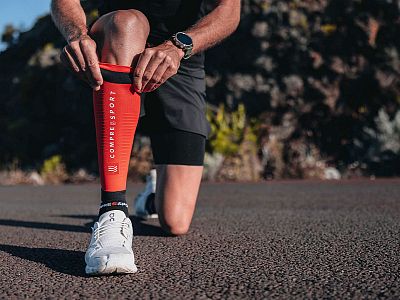 Compressport R2 3.0 red/black běžecké návleky