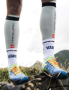 Compressport R2 3.0 - UTMB 2025 ice flow kompresní lýtkové běžecké návleky limitované kolekce s motivy závodu utmb
