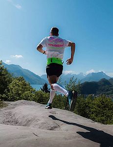 Compressport R2 3.0 - UTMB 2026 - white
 běžecké kompresní lýtkové návleky