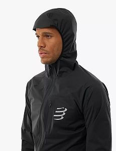 Compressport Tempest Waterproof Jacket M black pánská běžecké nepromokavá a prodyšná bunda s kapucí