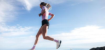 Compressport Trail Racing Short W black dámské běžecké šortky