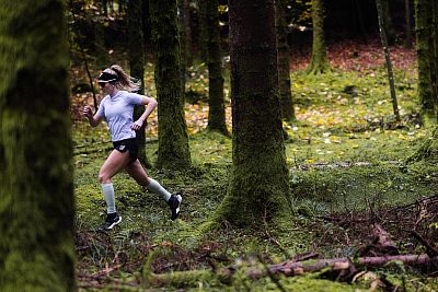Compressport Trail Racing SS TShirt W jacaranda dámské běžecké tričko