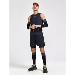 Craft šortky Pro Trail 2 in 1 black přední pohled na postavě