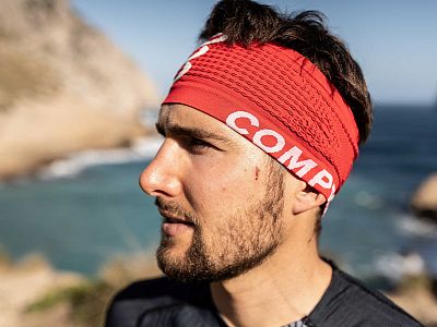 CU00009B_300_0TU-Compressport-Headband-On-Off-red-bezec