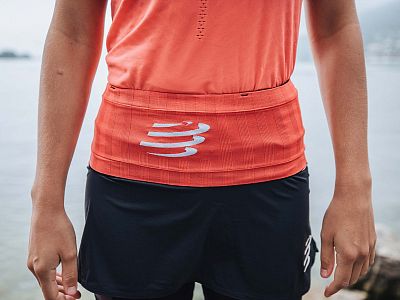 CU00012B-912-Compressport-Free-Belt-black-coral-front