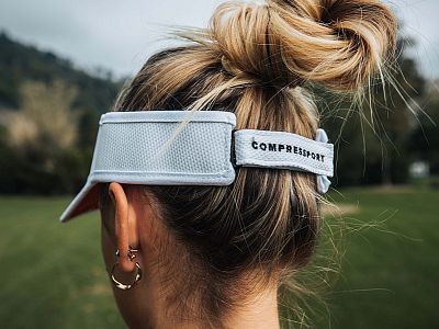 CU00054B_001_0TU-Compressport-Visor-white-back