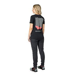 Dynafit 24/7 Graphic T-Shirt W black out zadní strana na postavě