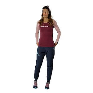 Dynafit 24/7 Long Sleeve Shirt W burgundy přední pohled na postavě