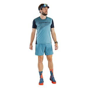 Dynafit Alpine 2 S/S Tee M storm blue přední pohled na postavě