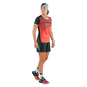 Dynafit Alpine 2 S/S Tee W hot coral přední pohled na postavě