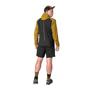 Dynafit Alpine 3L Jacket M tobacco zadní pohled na postavě