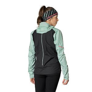 Dynafit Alpine 3L Jacket W jadelite zadní pohled na postavě detail zip