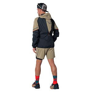 Dynafit Alpine GTX Jacket M rock khaki zadní pohled na postavě