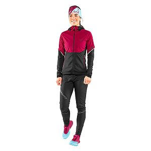 Dynafit Alpine Hybrid JKT W beet red přední pohled na postavě