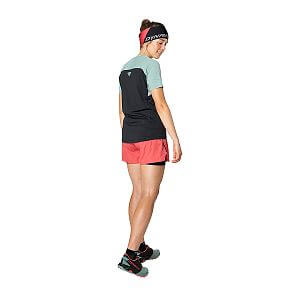 Dynafit Alpine Pro 2/1 Shorts W cabana zadní pohled na postavě