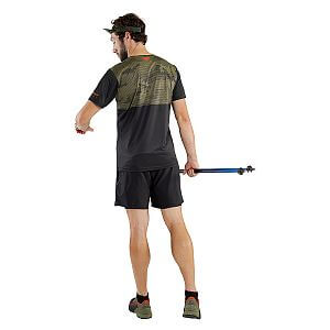 Dynafit Alpine Pro 2in1 Shorts M black out zadní pohled na postavě