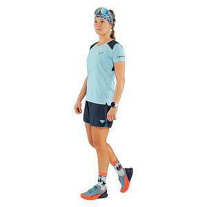 Dynafit Alpine Pro 2in1 Shorts W blueberry marine blue přední pohled na postavě