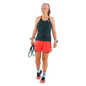 Dynafit Alpine Pro 2in1 Shorts W hot coral přední pohled na postavě