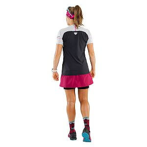 Dynafit Alpine Pro 2in1 Skirt W beet red zadní pohled na postavě