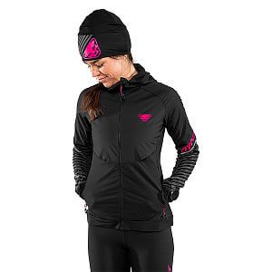 Dynafit Alpine Reflective Beanie black out/pink glo přední pohled na postavě