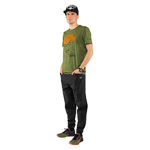 Dynafit Artist Series Drirelease® T-Shirt Men winter moss pohled na postavě