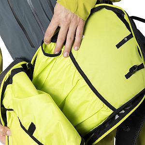 Dynafit Blacklight 24 Backpack black out skialpový batoh