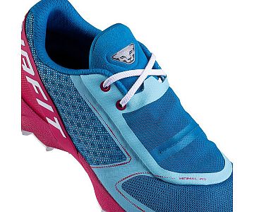 Dynafit Feline Up W mykonos blue/sangria dámské trailové boty jazyk a šněrování