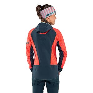 Dynafit Mezzalama Polartec Alpha Jacket W hot coral zadní pohled na postavě